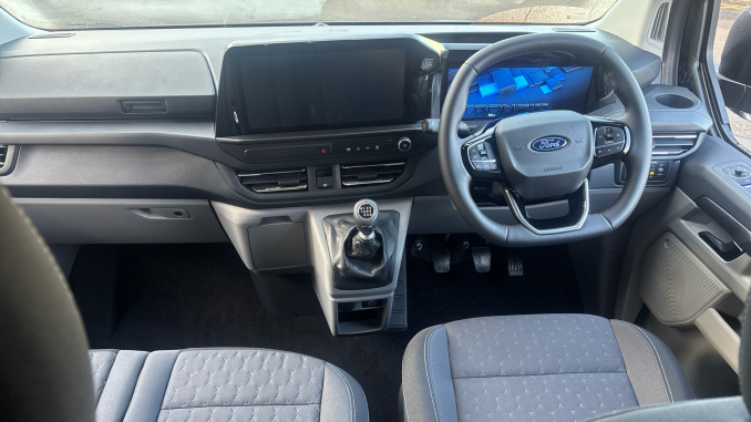 Ford Transit Custom 320 L1 Diesel Fwd 2.0 EcoBlue 150ps H1 Double Cab Van Limited - Image 18
